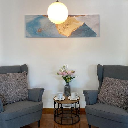 Galaxy Home Spacious & Renovated Apartment アテネ エクステリア 写真